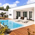 Villa Vale Paraiso - By Sch *