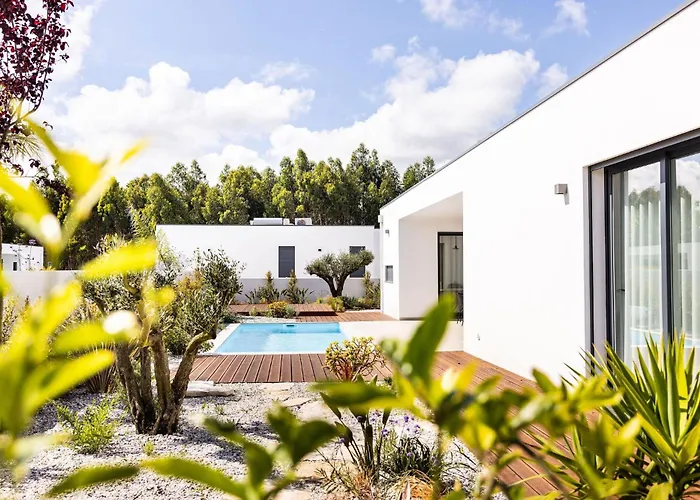 Vale Paraiso - By Sch São Martinho do Porto